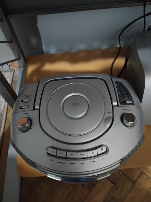 Casetofon mare cu radio