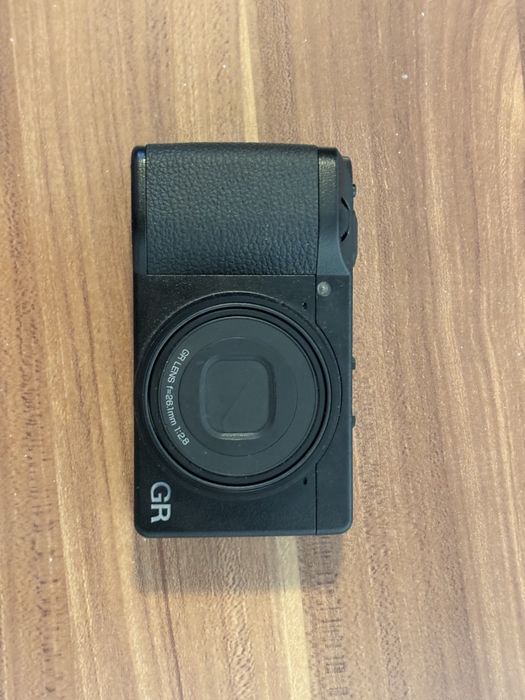 Ricoh GR IIIx ca nou