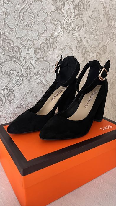 Чёрные туфли в отличном состоянии