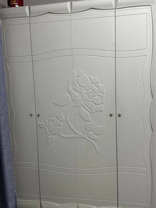 Детский гарнитур (кровать и шкаф)