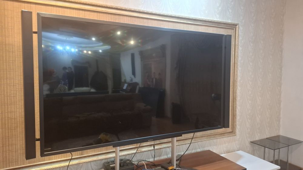 Продам огромный телевизор