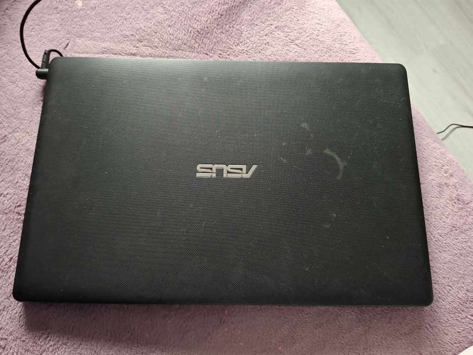 Leptop Asus i3   3217U CPU 1.80GHZ