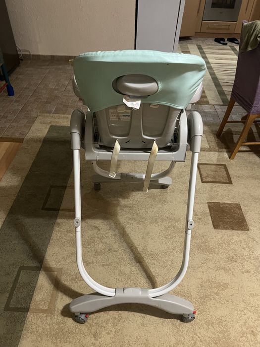 Десткий стулик для кормления