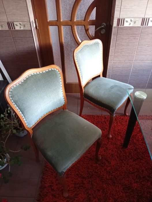 Scaune aduse Germania