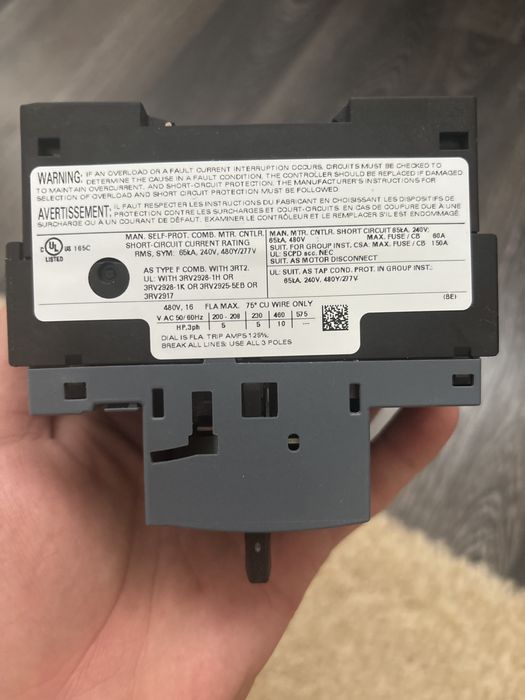 Продаю автоматический выключатель Siemens Sirius