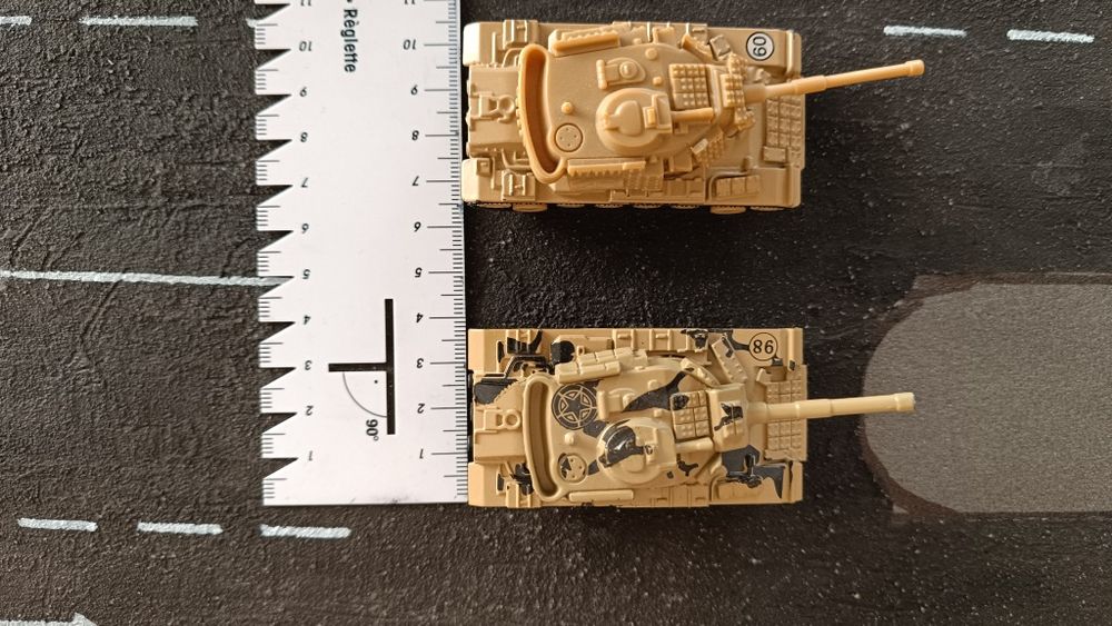 Tanc macheta metalica roti 1:87