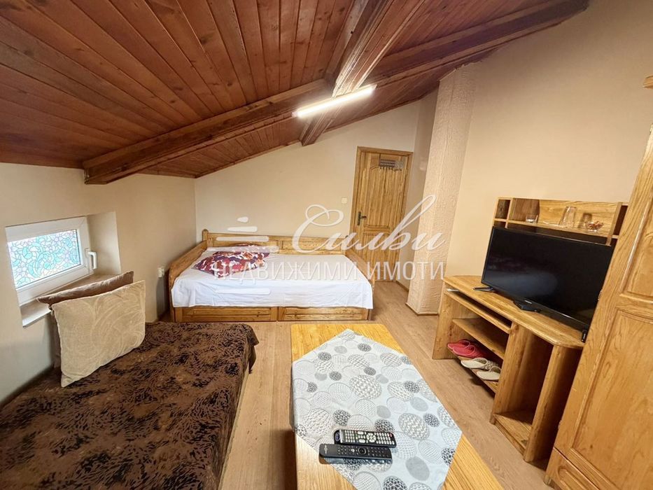 Двуетажна ТУХЛЕНА къща на плоча– кв. Център !!!