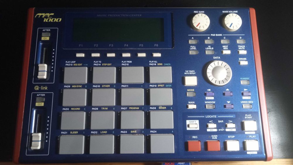Семплер Akai mpc 1000