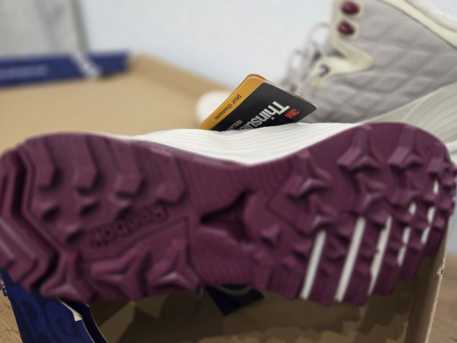 Продаются спортивные кроссовки Reebok