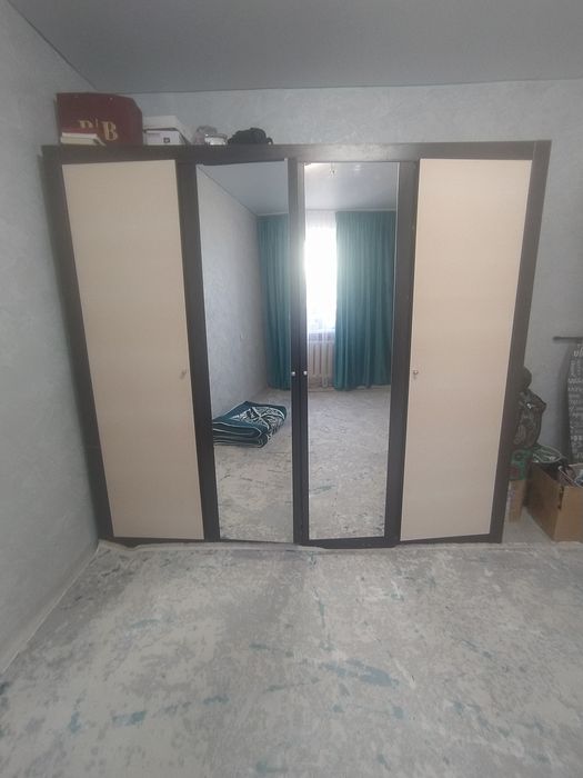 Продам шкаф 4х дверный