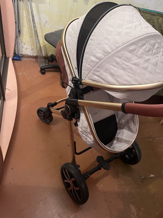 Коляска прогулочная