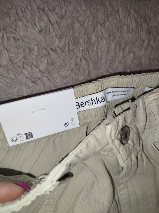 Карго панталон BERSHKA, размер XS