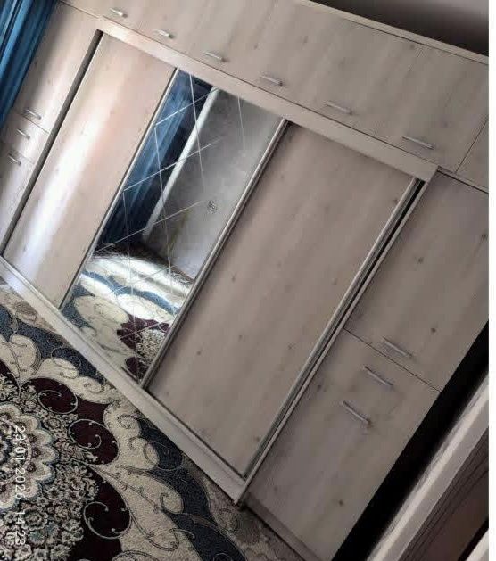5 qanotli oq MDF shkaf yangi holatda