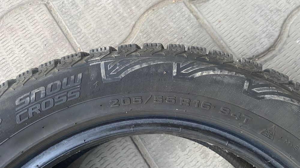 Резина 205/55/16.