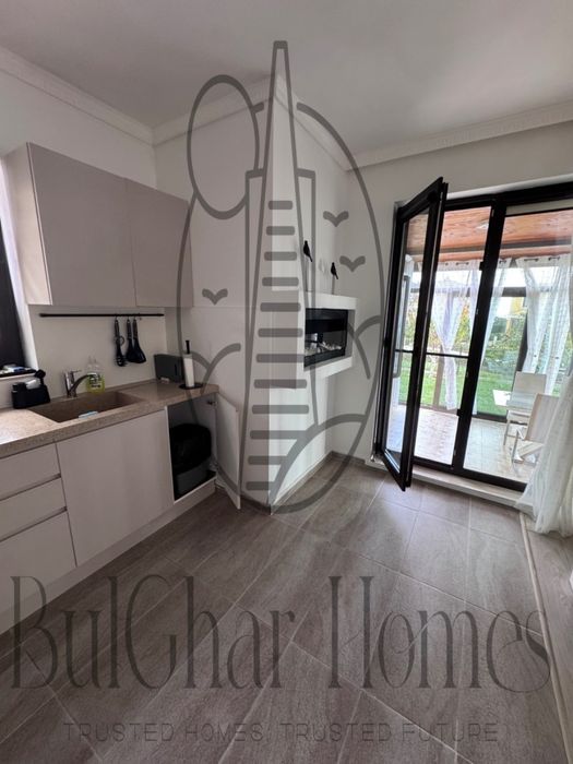 Продава се Къща в Поморие - 250 кв.м за 1000 €/кв.м - Снимка #8