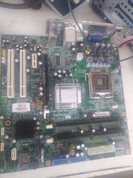 Компютър, дънни платки, Захранване за настолен компютър 
Имам налични