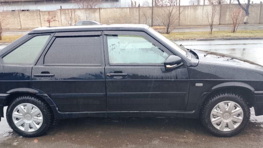 Продам легковую  машину