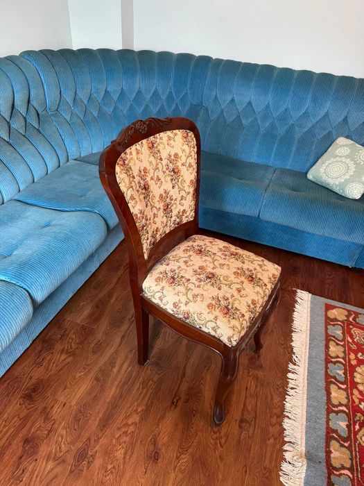 Mobila din lemn de nuc