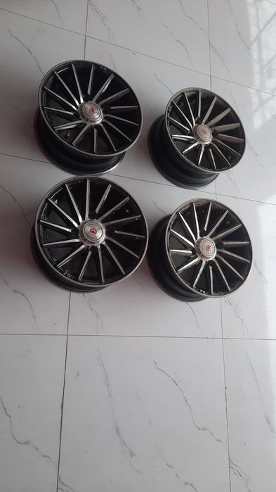 13 vossen saka diska Damas. Labo. Matiz