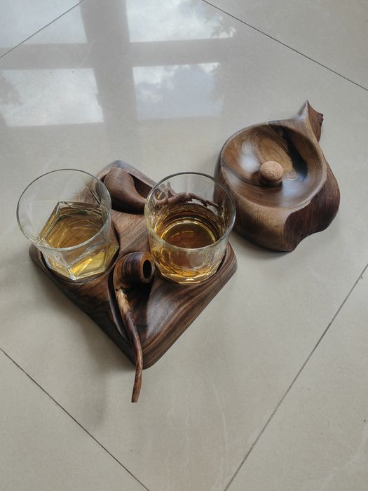 Поставка за лули и чаши и пепелник за лули