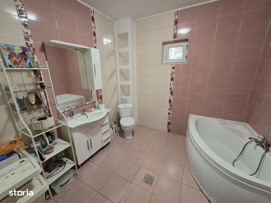 Casa in cart. 23 August, constructie 2012, supra. 250mp, mob/utilata.