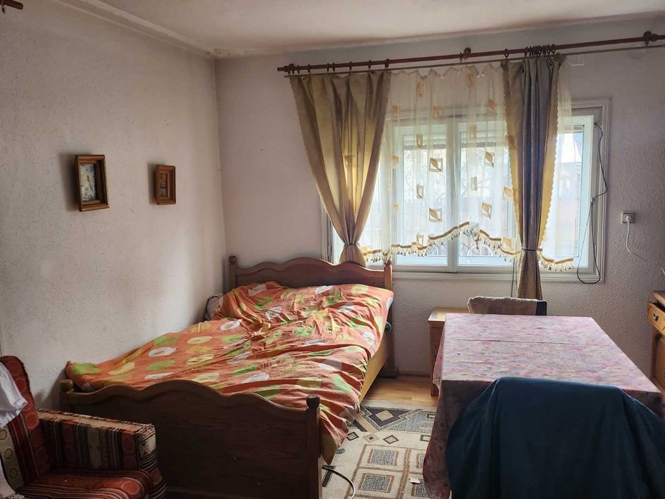 Gospodărie Cu Utilități Multiple – Locuință și Posibilitate de Afacere