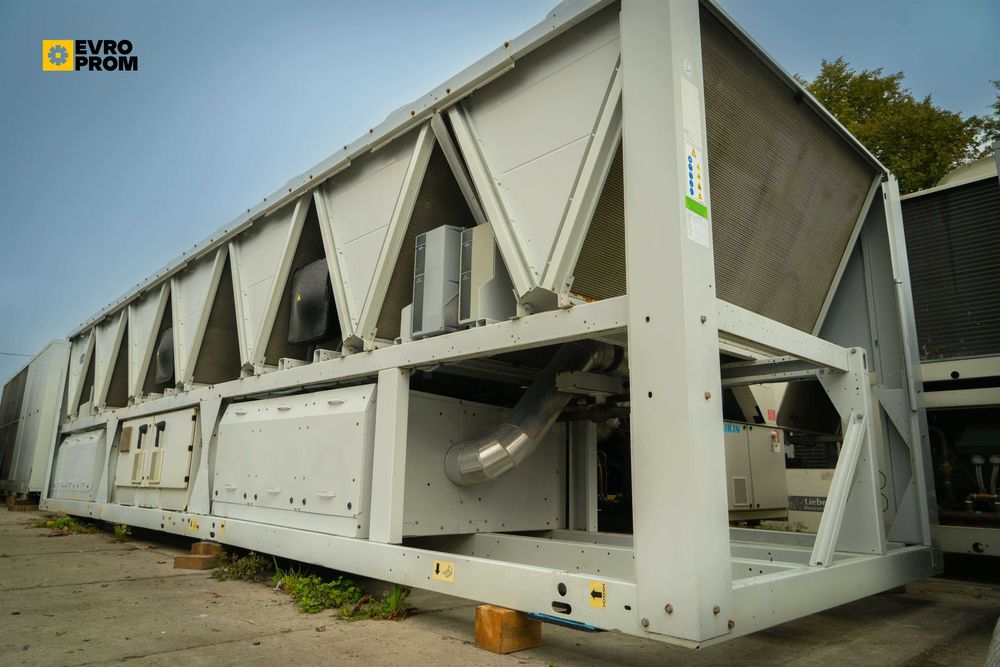 Чилър CARRIER 30XB  0041 890 kW | Тестван | С гаранция