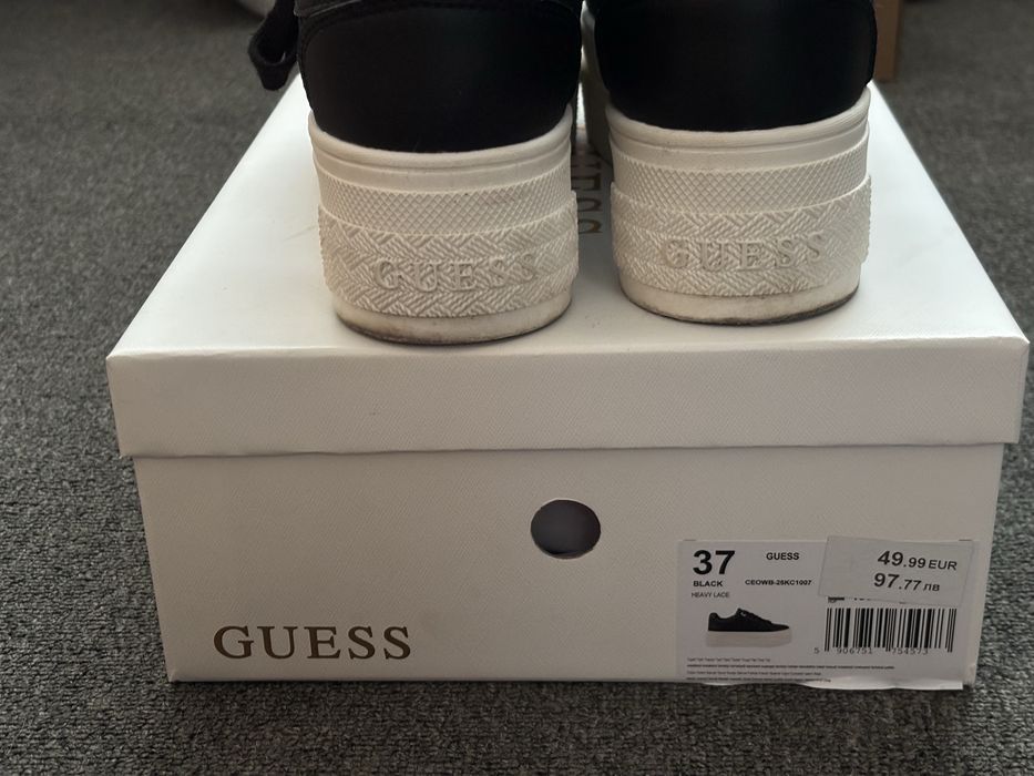 Черни обувки Guess