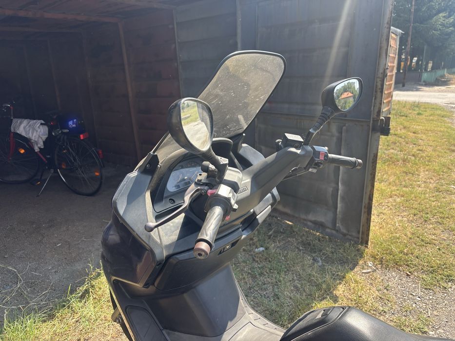 Yamaha majesty 250