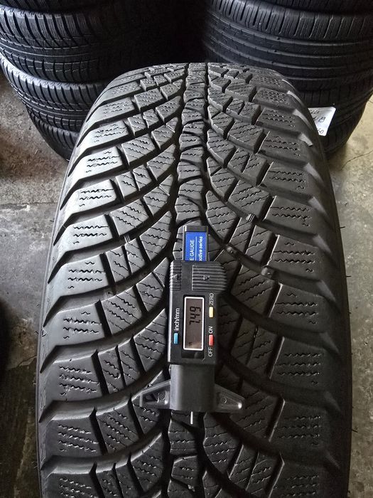 Kumho 215/55 R17 98V MS iarnă