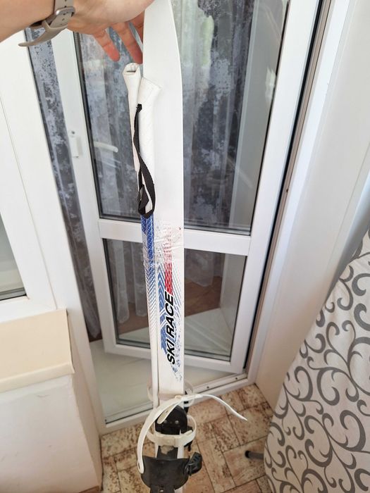 Продам лыжи детские 150см