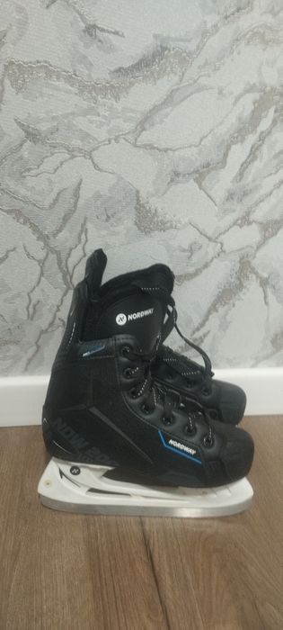 Продам коньки 36 размер