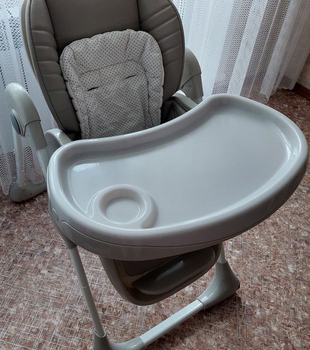 Продам столик для кормления
