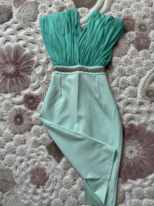 Rochie verde menta,model deosebit!