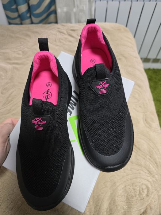 Кроссовки новые 35 размер