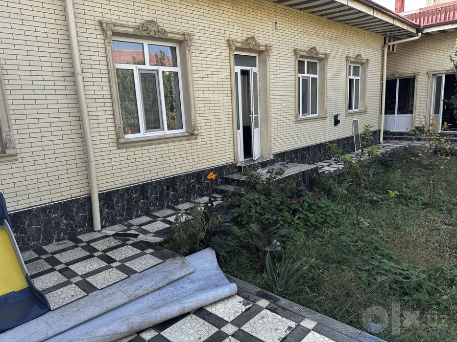 Жомбой центрда ховли сотилади