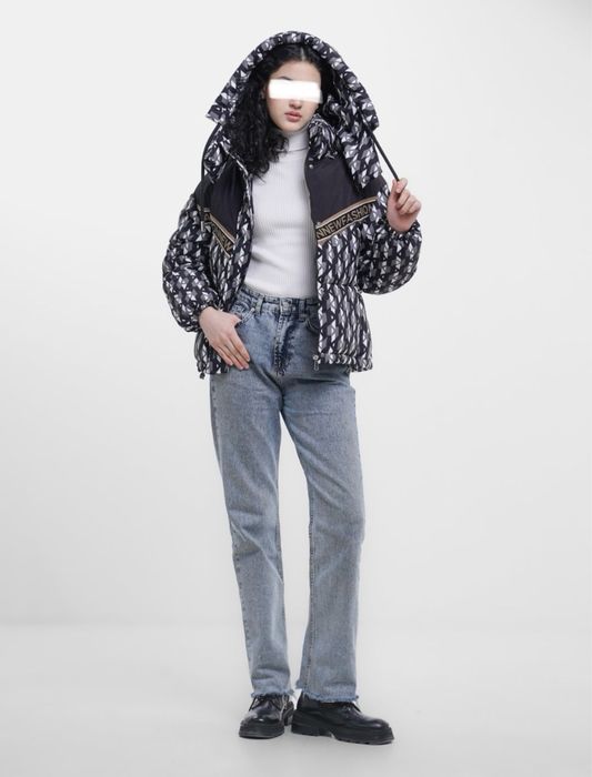 Женская демисезонная куртка с капюшоном