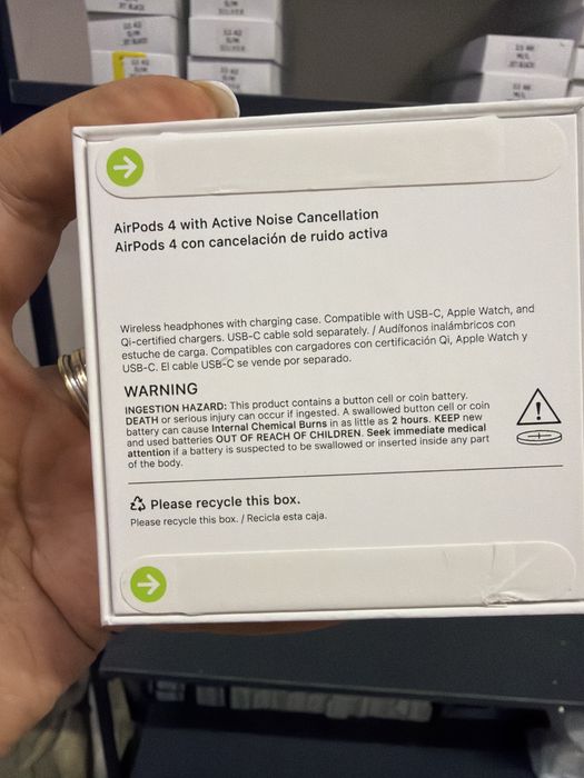 Apple AirPods ANC с шумоподавлением