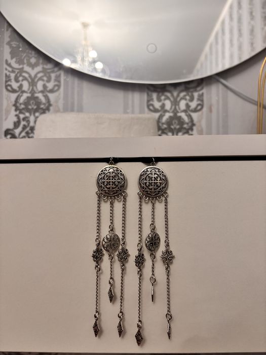 Национальные украшения