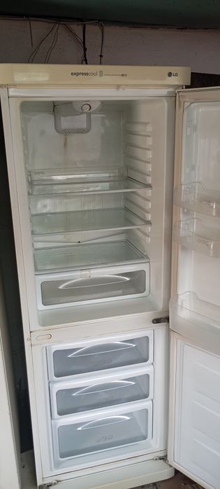 Продам Холодильники МЗХ и  LG