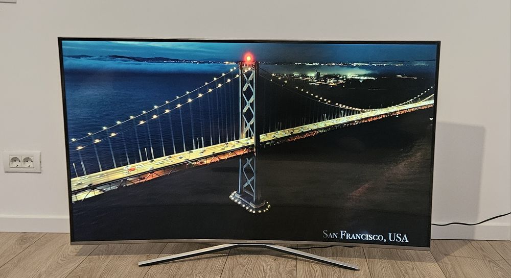 Samsung 55” 4K UHD Curved Smart TV UE55KU6502U