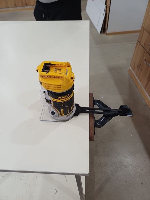 Dewalt dcw600 18v mașina de frezat