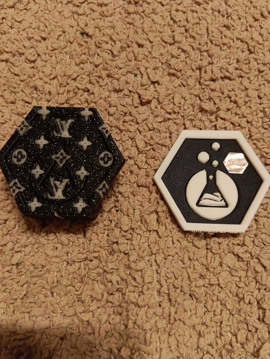 Продавам Фреди лабкойн и Барселона лабкойн