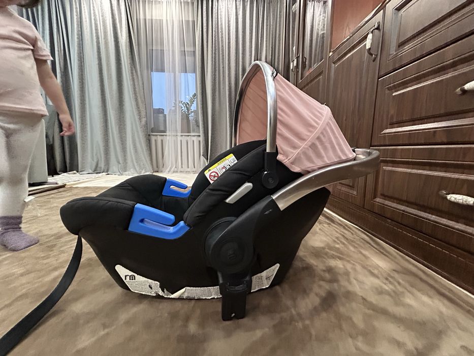 Продается б/у коляска есть небольшой торг.