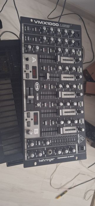 Vând mixer pasiv behringer vmx 1000usb