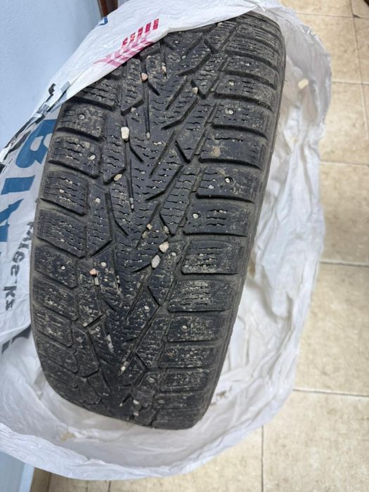 Зимние шины б/у 16 размера