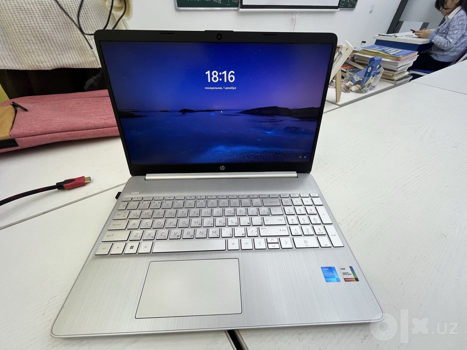 HP noutbook 8/256