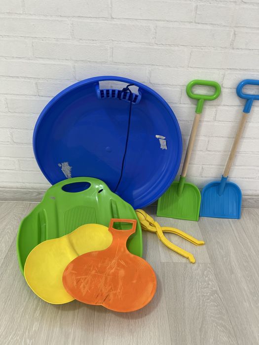 Продам игрушки детские для снега