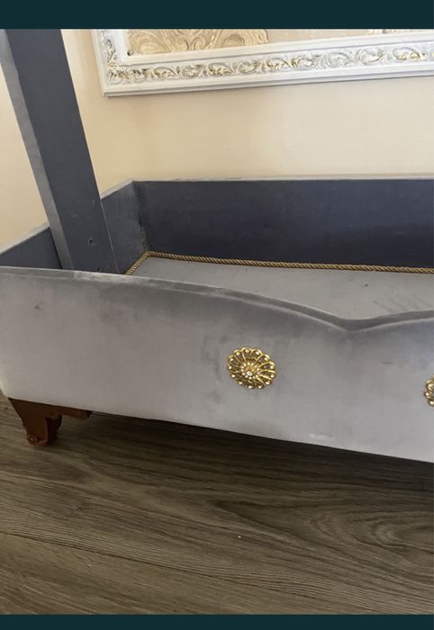 Вешалка сандык