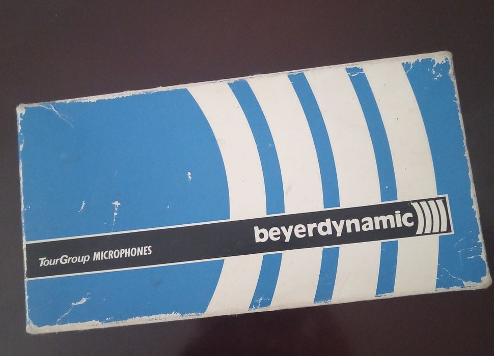 Продавам професионален немски микрофон BЕYERDYNAMIC M 300 C